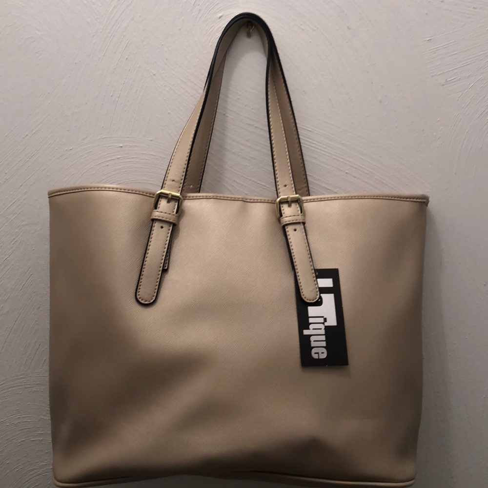 Cream purse